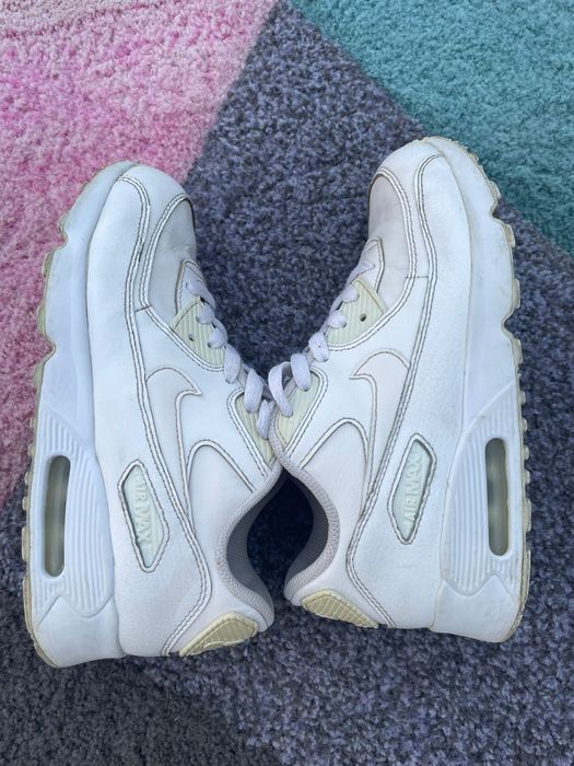 Adidași NIKE air max piele, nr 35