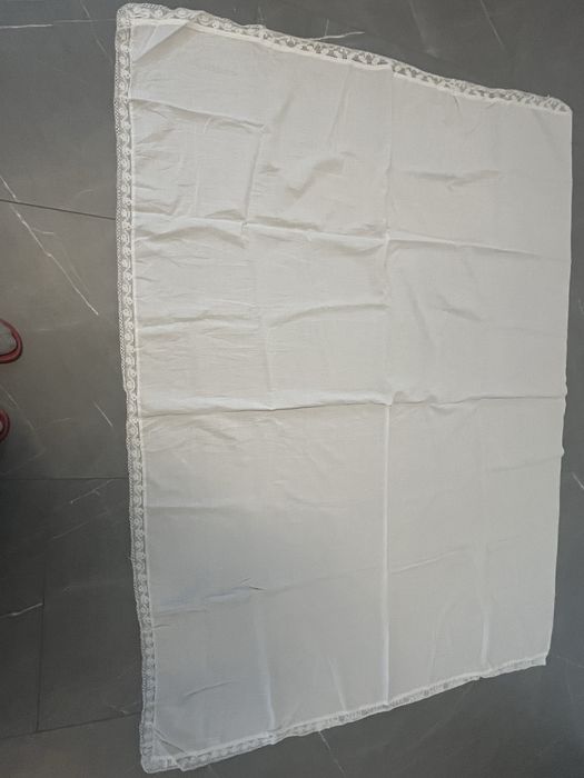 Cearsafuri traditionale cu dantela