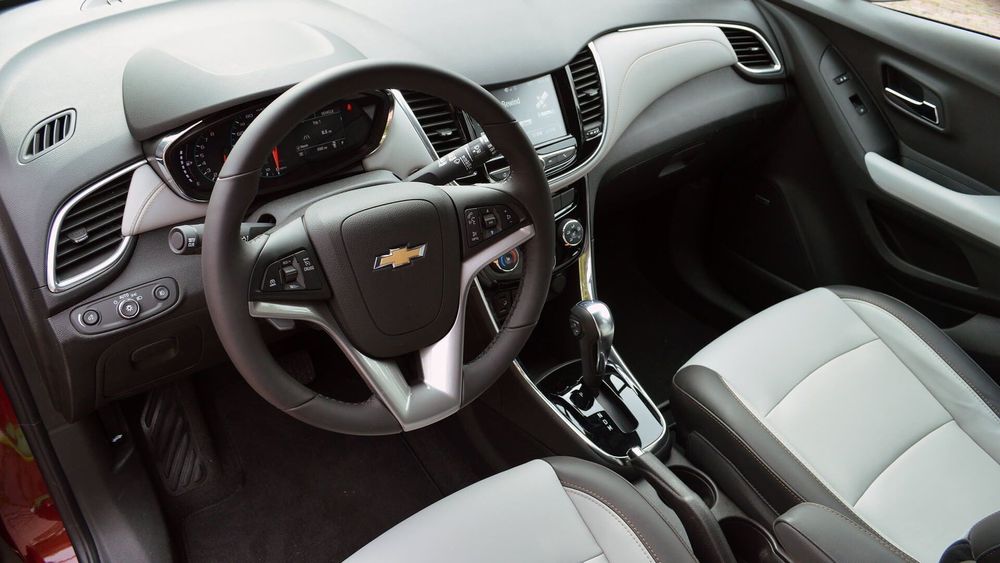 Машина Tracker 1