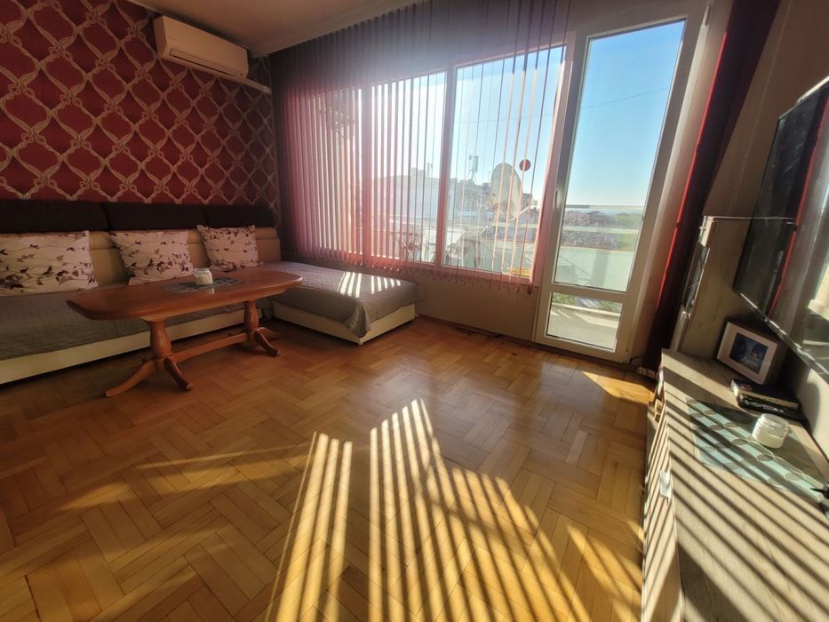 Тристаен апартамент, Коматево, панел