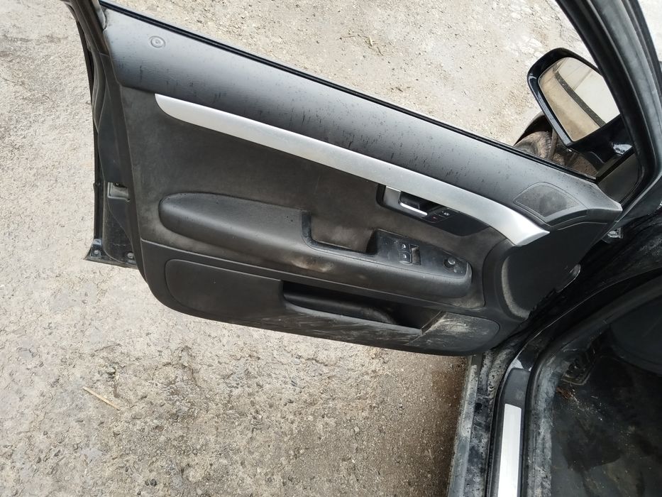 Продавам кори за врати за ауди Б7