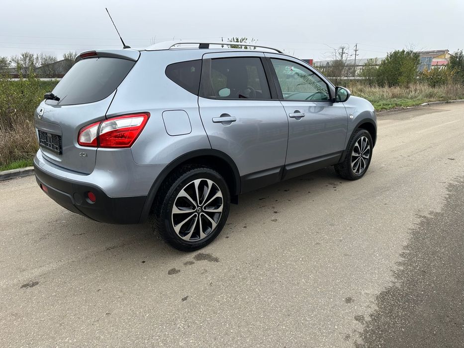 Nissan Qashqa 4x4 / euro 5 / Panoramic / RAR efectuat