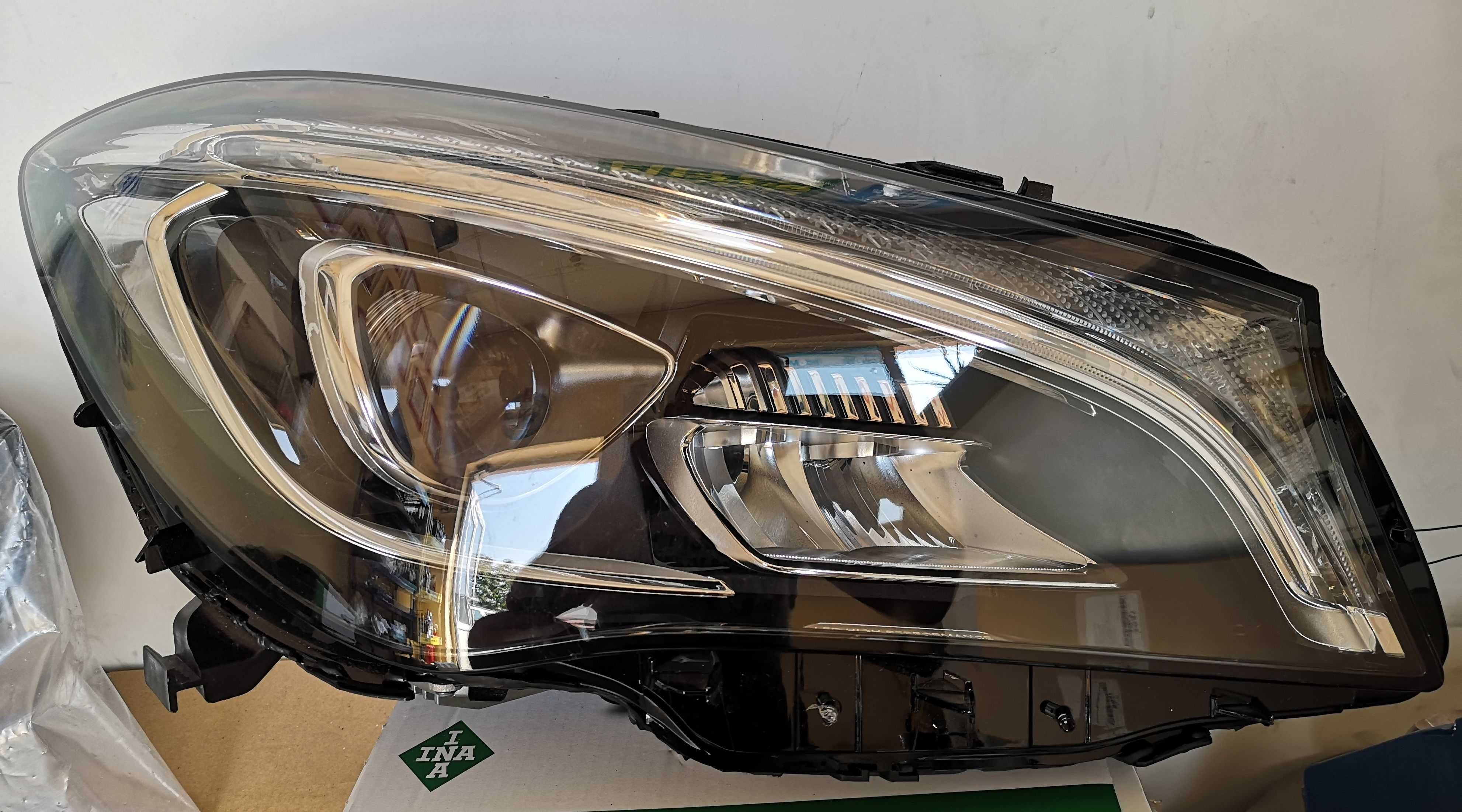 LED фар Мерцедес  W 117 CLA 45 AMG десен,ляв 2014 - 19