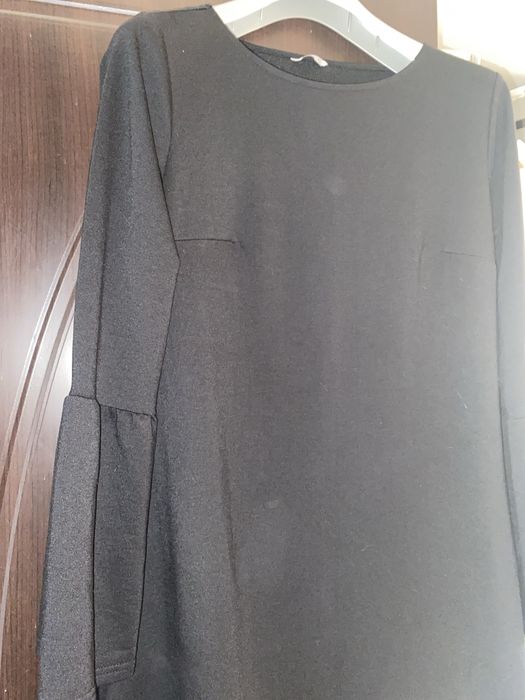 Rochita tricotata, de culoare neagra, masura 44-46