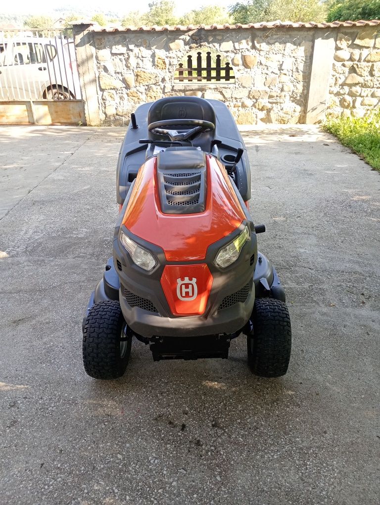 Тракторна косачка husqvarna 17кс. Като нова!