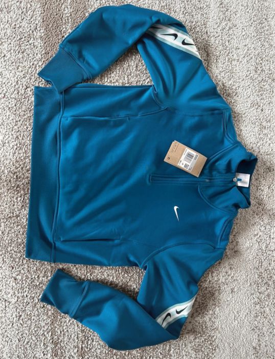 Bluza nike noua , marimea S