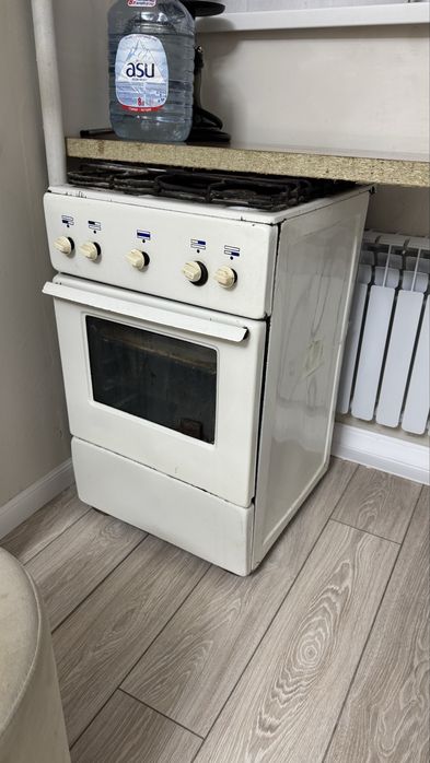 Продам газ плиту
