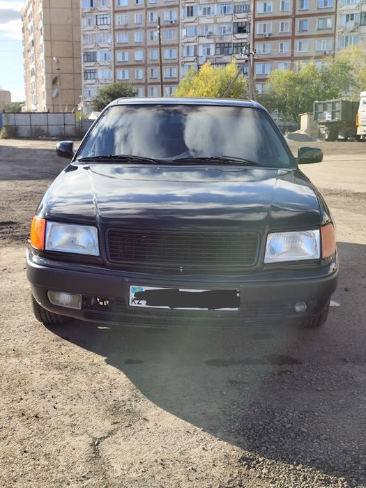 Продам машину AUDI