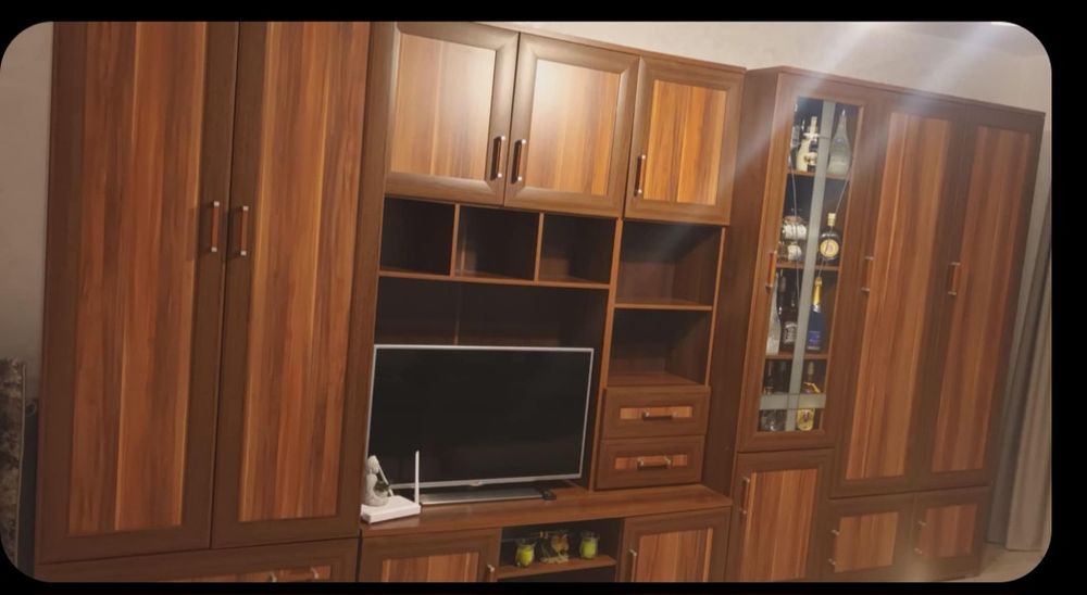 Vând mobila sufragerie