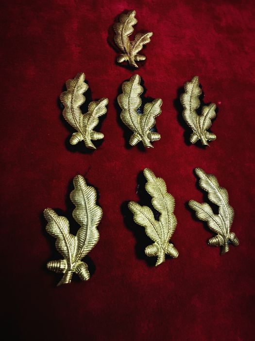 Set militar vintage – nasturi și petlițe epocă comunistă

Stare