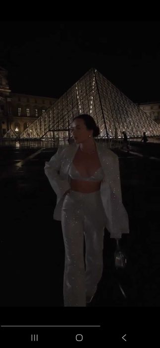 Костюм тройка свободный крой 50-52  размер