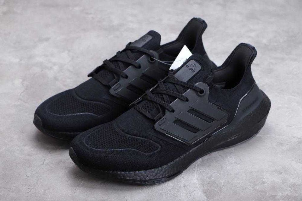 Оригинални  Маратонки *ADIDAS ULTRABOOST 22 FULL BLACK * 41 1/3