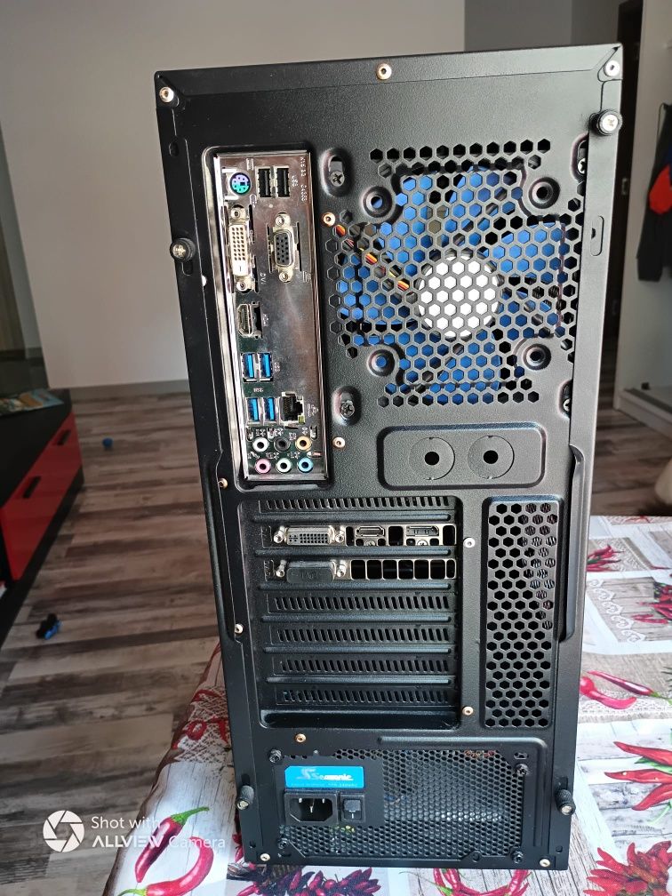 Pc gaming făcut pe componente