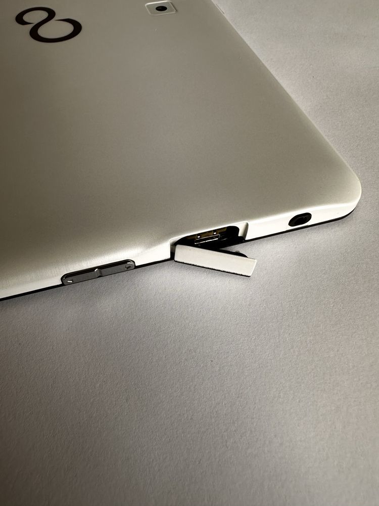 Таблет Fujitsu Stilistic M702 Влаго и прахо устойчив 4G NFC