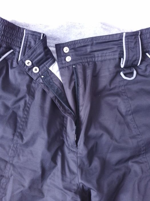 Pantaloni de schi