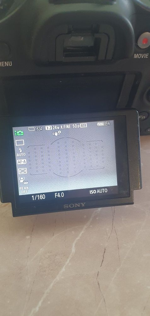 Vând dslr Sony a68 cu 24 mpx, obiectiv Tamron 70-300mm