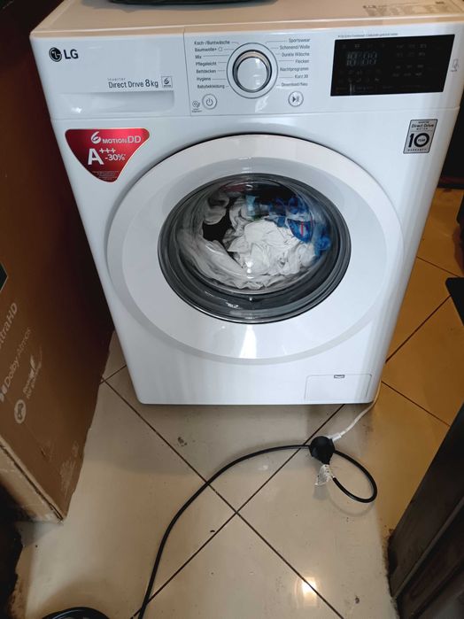 Продавам пералня LG direkt drive 8kg