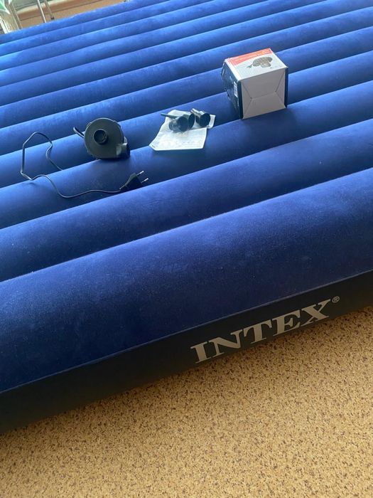Надувной матрас от фирмы Intex