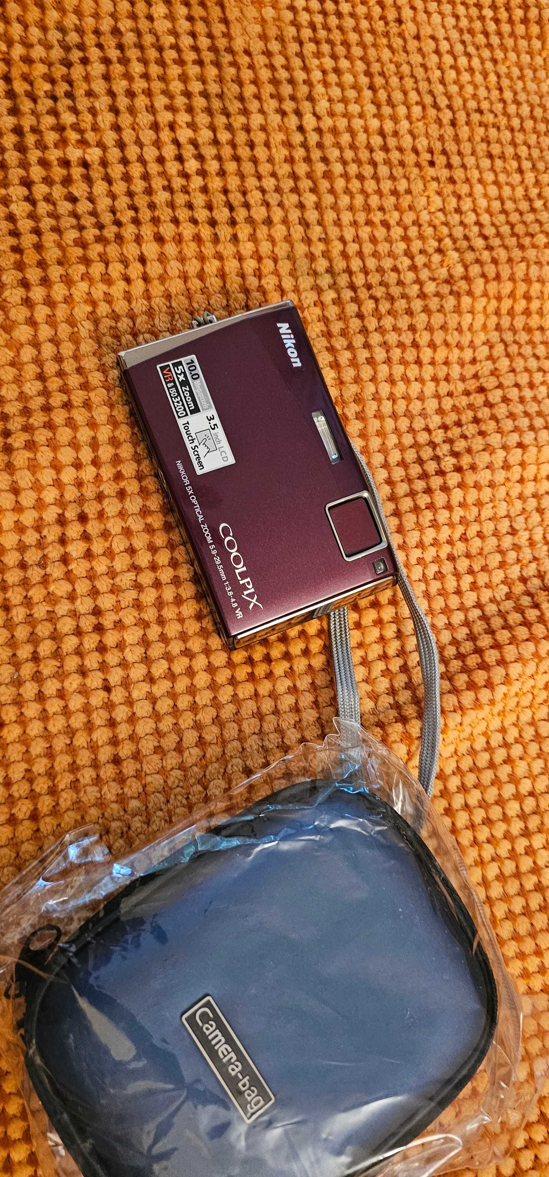Aparat foto digital Nikon COOLPIX S60 Crimson Red