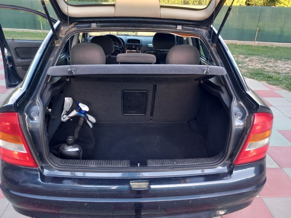 Vând Opel Astra G