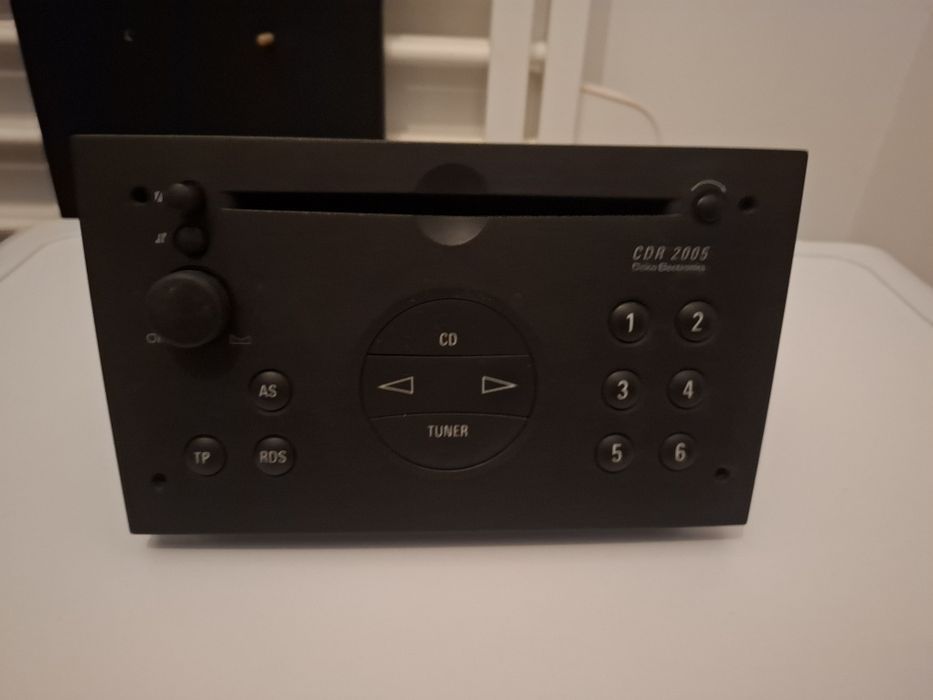 Radio cd  ,aux, usb . Sony