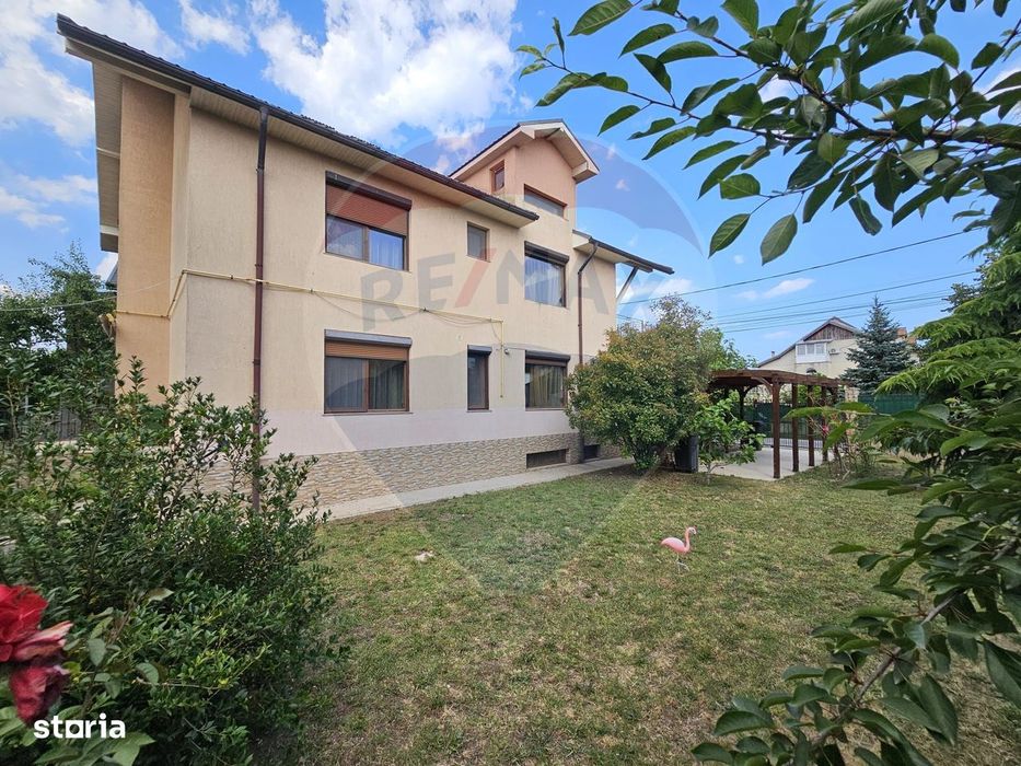 Vilă cu 5 camere de vânzare Mangalia/zona Central