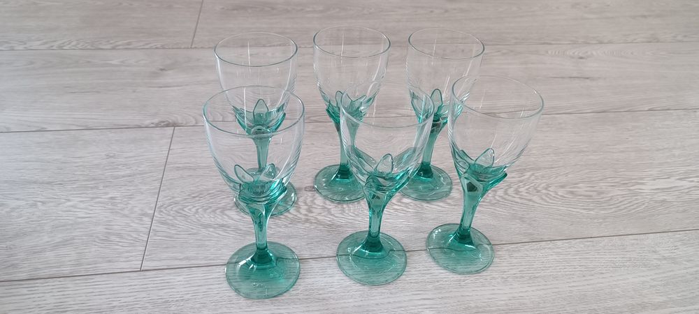 Красиви чаши за вино