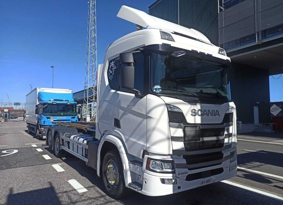 Dezmembram camion SCANIA R pentru piese