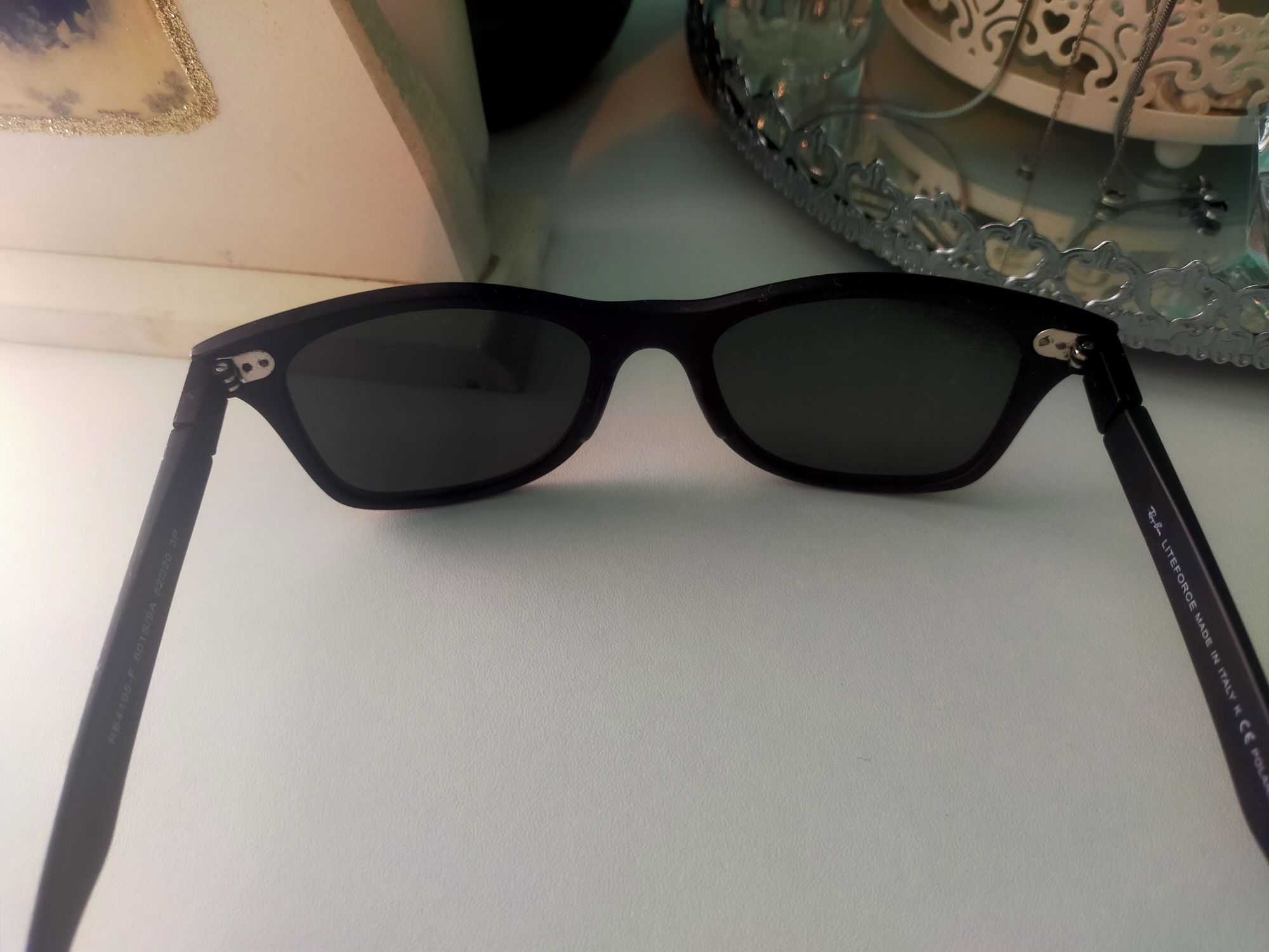 Ochelarii de soare Ray-Ban LITEFORCE Polarizati Foarte ușori