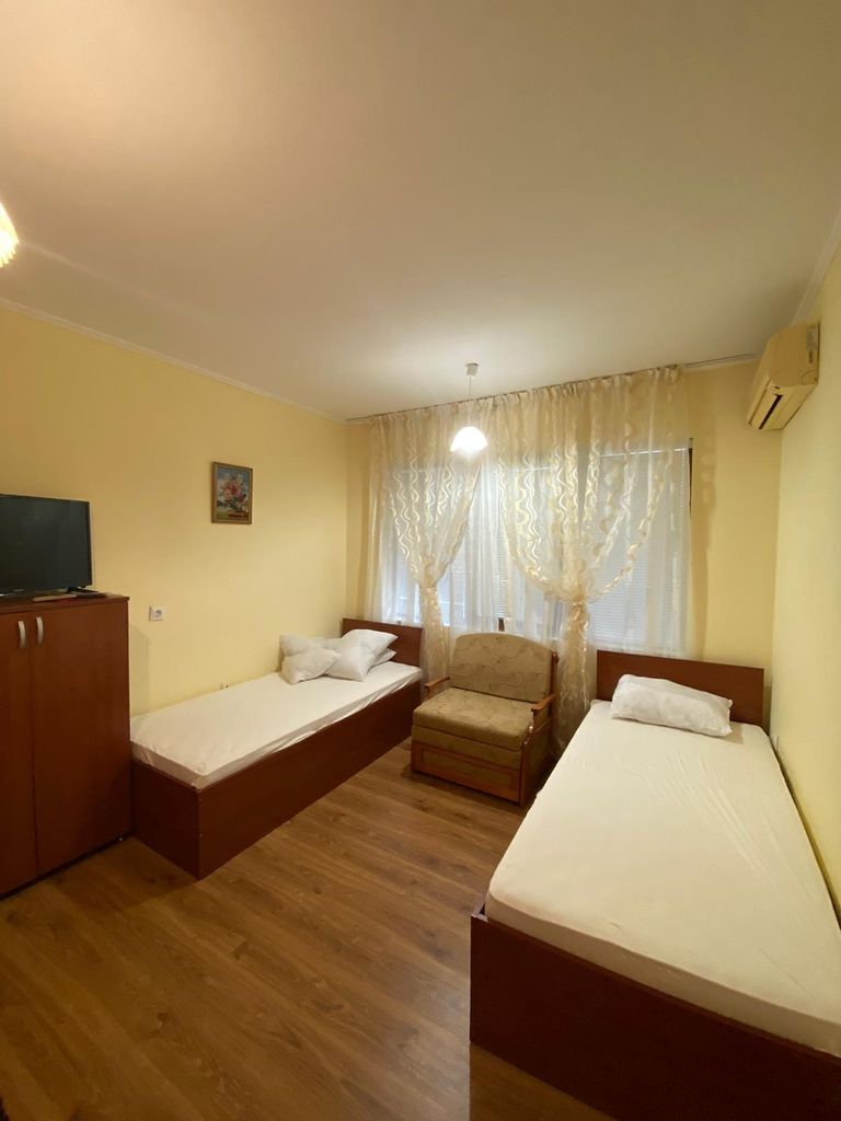 Продава се Двустаен апартамент в Казанлък - 45 кв.м за 1487 €/кв.м - Снимка #3