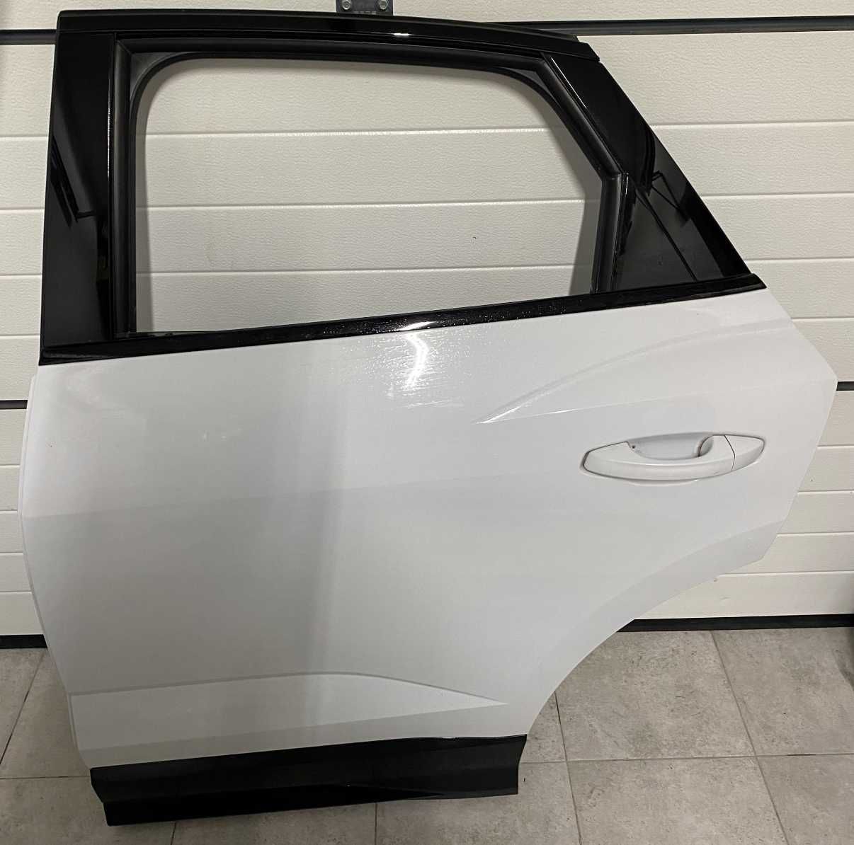 Врата задна лява комплектна Audi Q3 83A Sportback LS9R