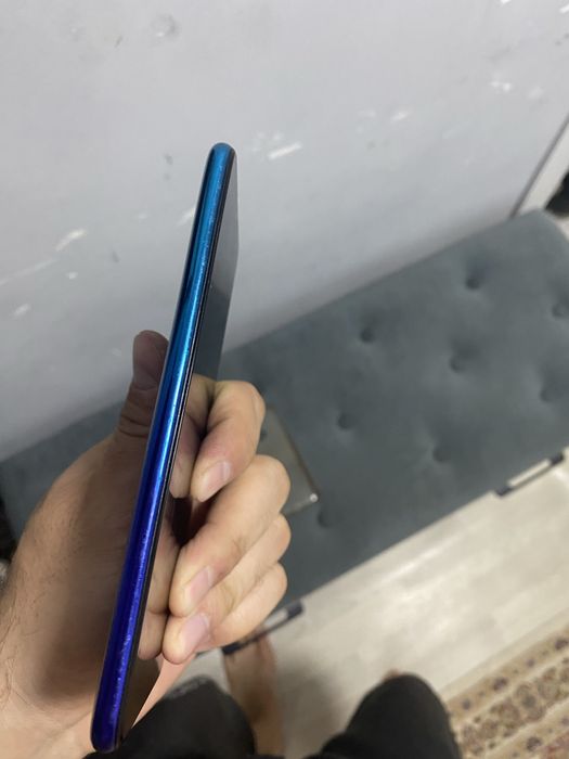 Продается телефон