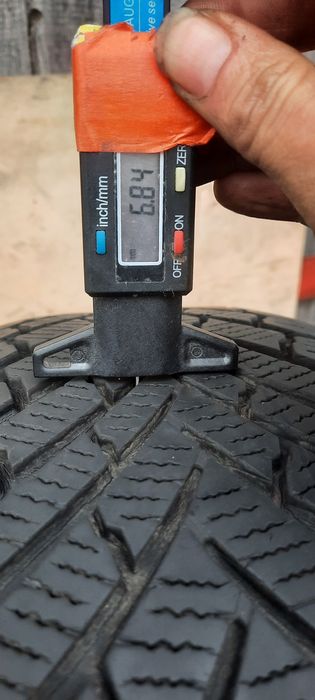 4 броя зимни гуми 205 55 16 Continental перфектни