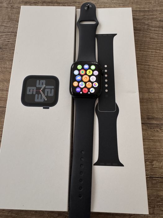 Apple Watch SE (2024), GPS, M/L , 44mm, Midnight