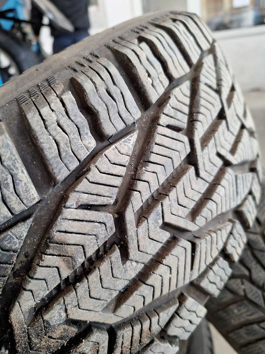 Vând 2 anvelope iarnă 215/60/16 Orium 7mm nivel => 180 RON/b   Braila