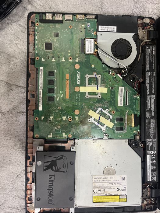 Ноутбук Asus нерабочий на запчасти.