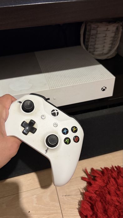 Xbox One S 1Tb.