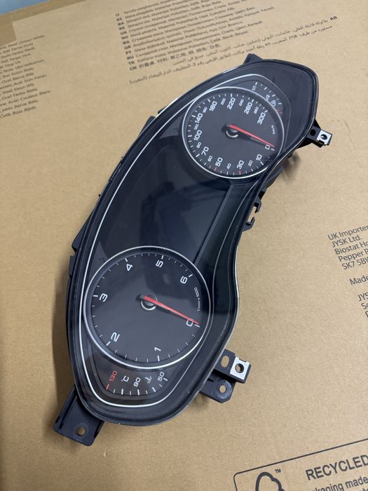 Ceasuri bord Audi A6 C7/Allroad cod 4G8920931E