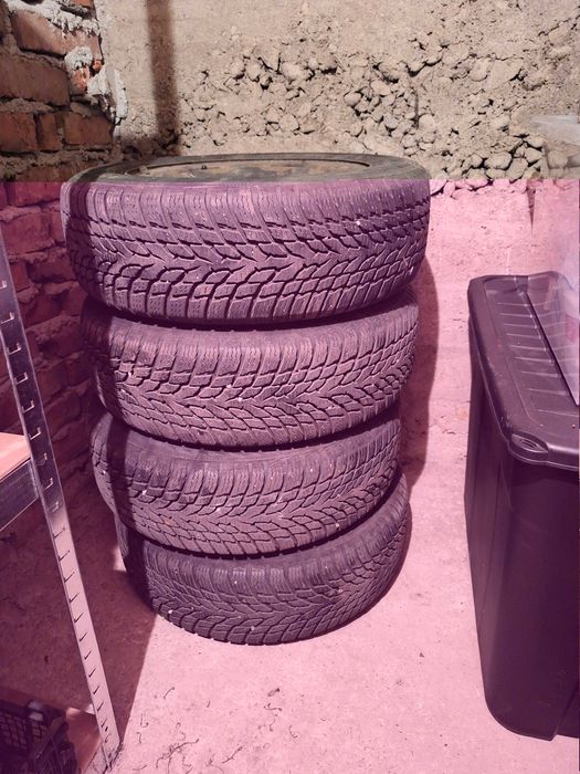 Комплект зимни гуми с джанти Nokian WR Snowproof 185/65 R15 (DOT 1621)
