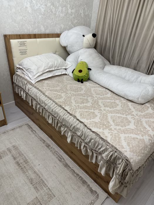 Продам спальный гарнитур полный комплект