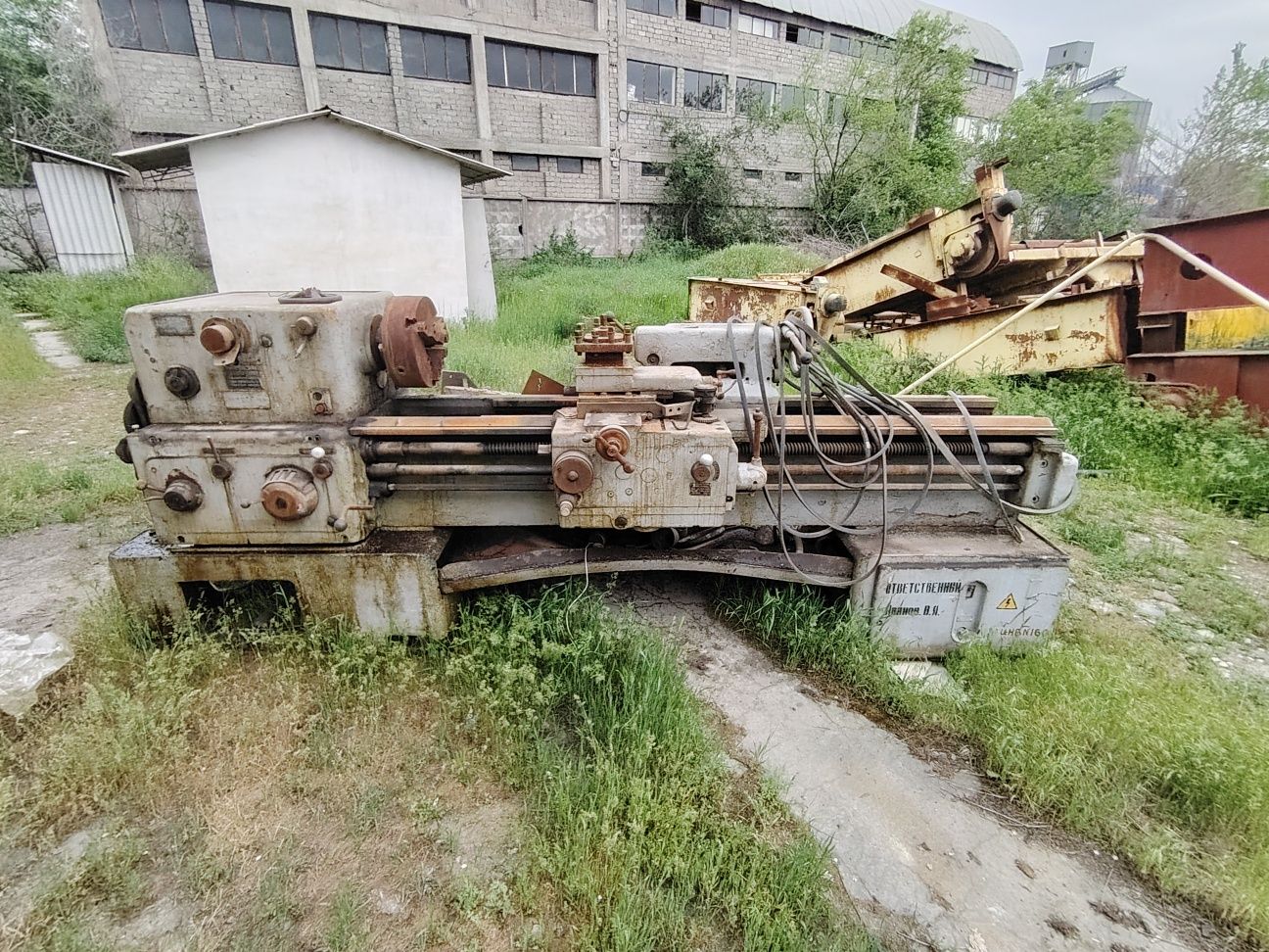 Станок токорно винторезный универсальный 1А625