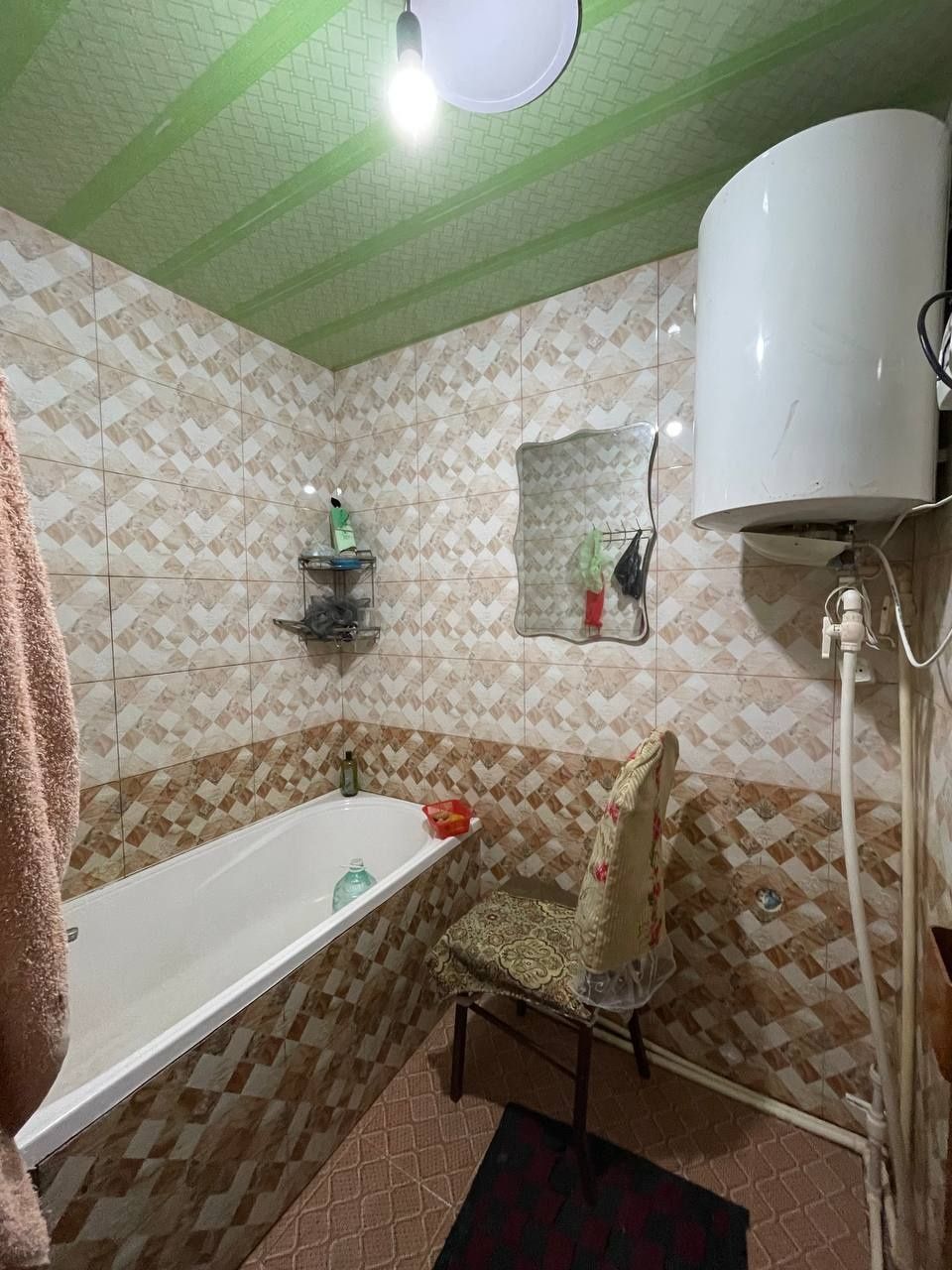 Sotiladi 4 xonali kvartira