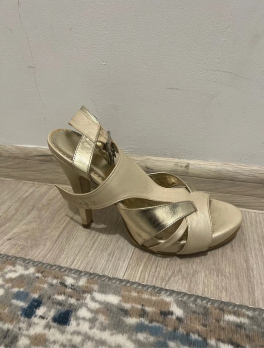 Sandale cu toc femei