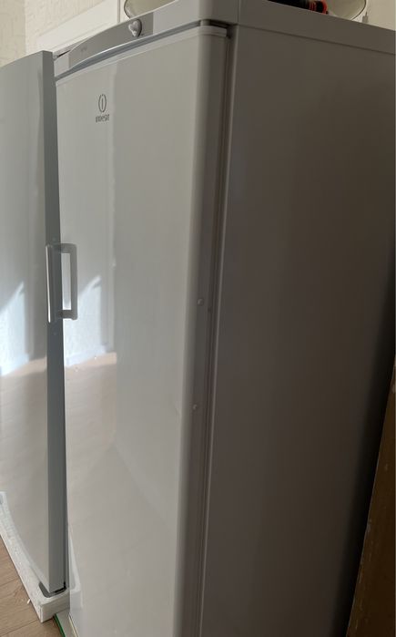 Морозильник Indesit