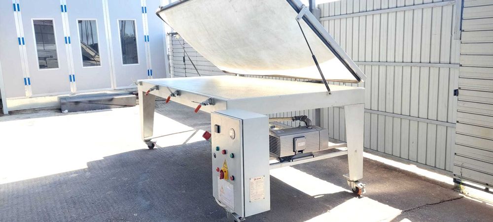 Presa vacuum pentru Corian preincalizt