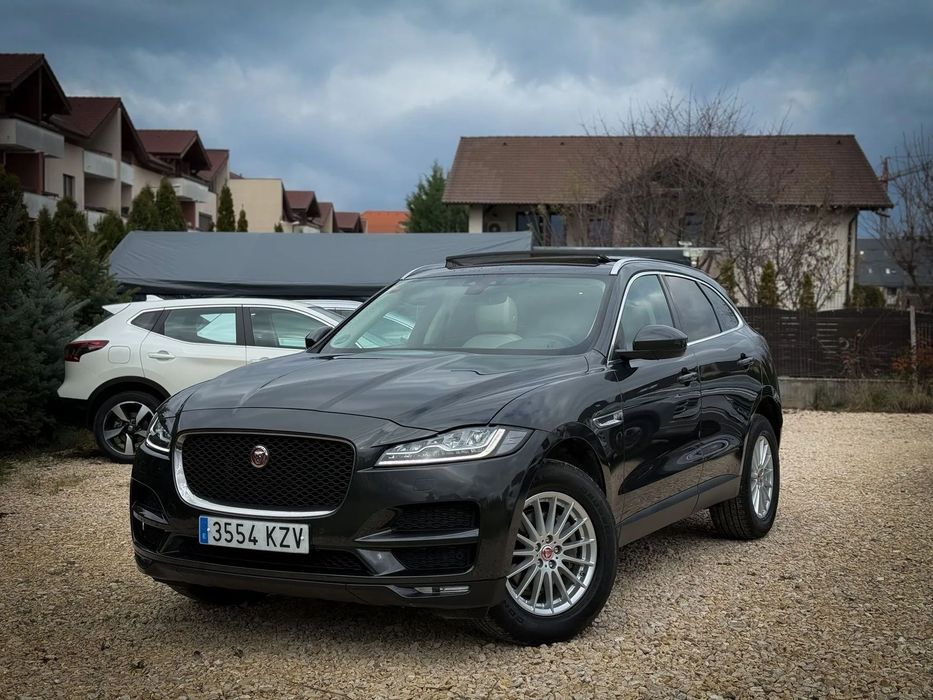 Jaguar F-Pace full led/trapa/bord digital/garantie 2 ani/4x4/ interior alb
