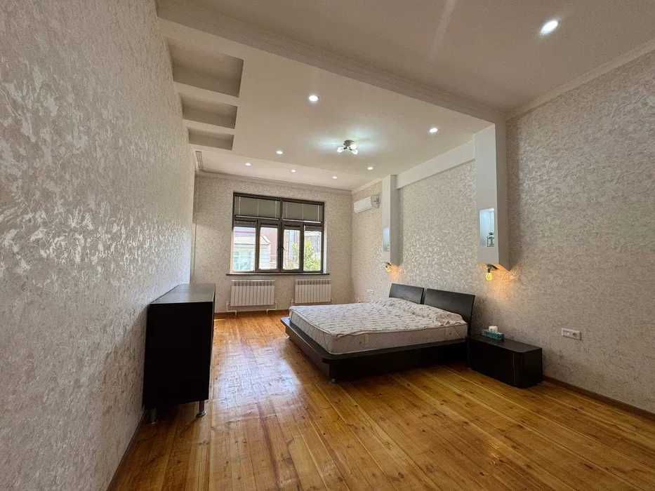 R2! Сдаётся Большой Участок Под-Офис, Садик, Школа