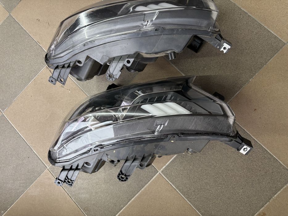 Faruri stanga Ford Ranger