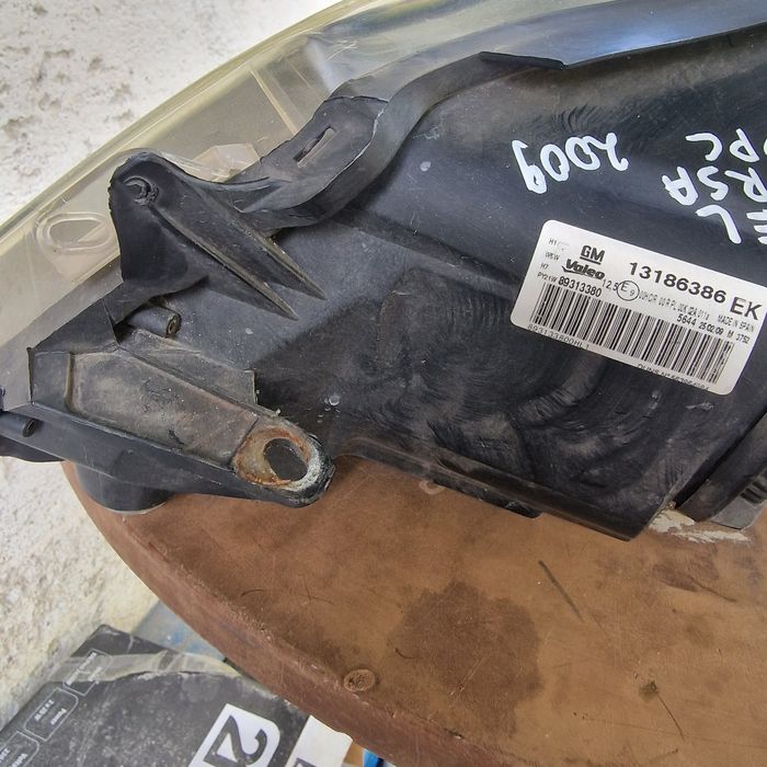 Opel Corsa D opc 2009 ляв и десен фар