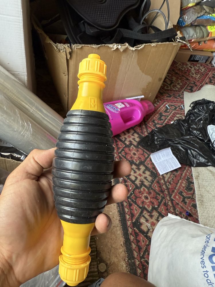 Pompa pentru scos lichide tuica benzina motorina etc